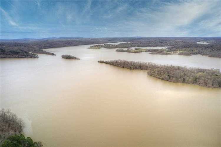 10035 Beaver Ln Rogers, AR 72758