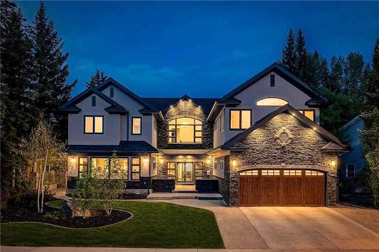 5419 Varsity Dr NW Calgary, AB T3B 2Z8