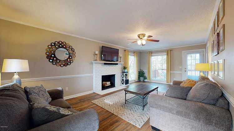 2232 Valley Drive Winterville, NC 28590