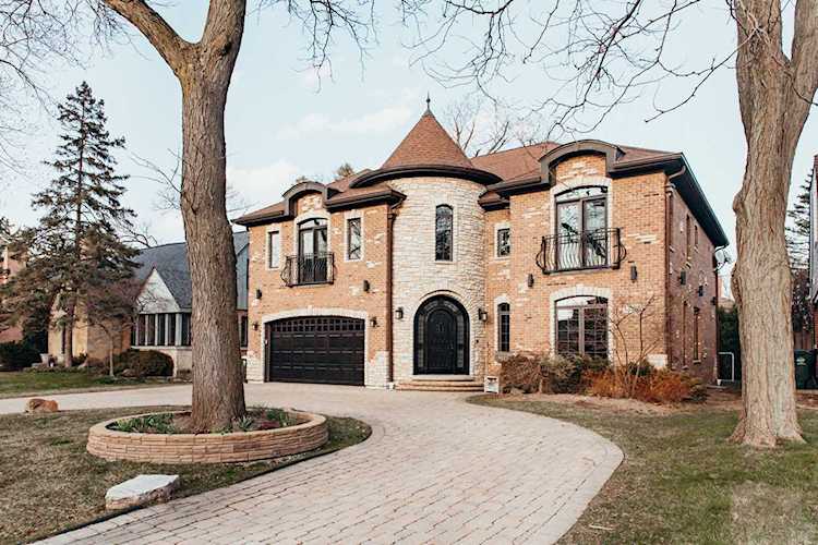 6923 N Knox Ave Lincolnwood, IL 60712