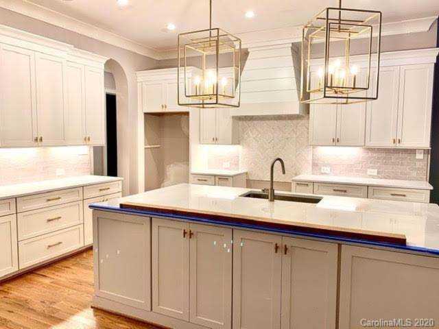 5638 Timber Ln Charlotte, NC 28270