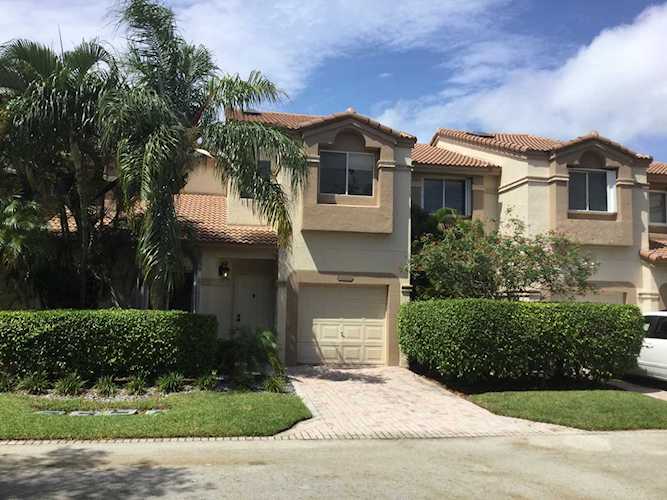 6838 Via Regina Boca Raton, FL 33433