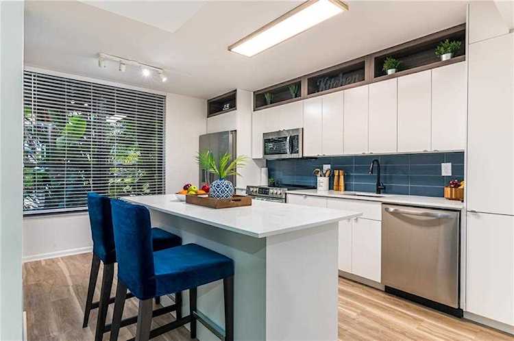 7568 Regency Lake Dr #101 Boca Raton, FL 33433