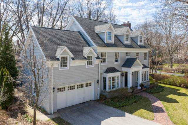 132 Tudor Place Kenilworth, IL 60043
