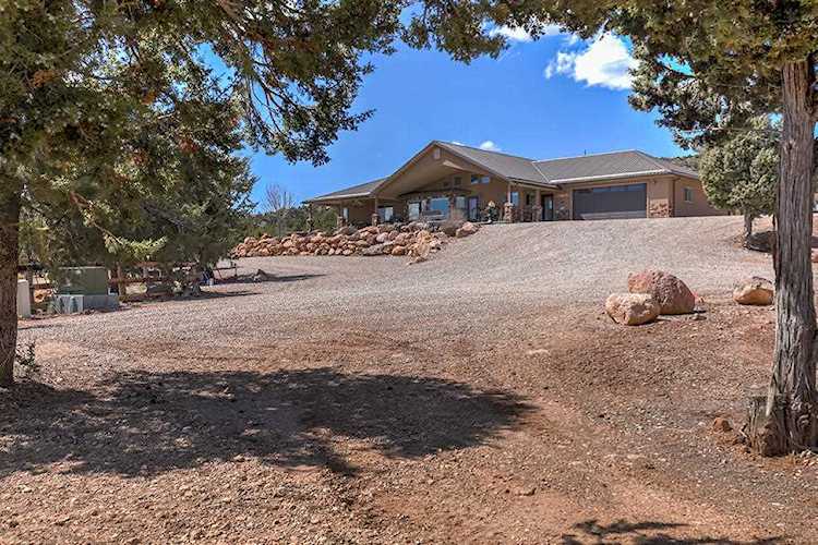 1744 N Broad Hollow DR New Harmony, UT 84757
