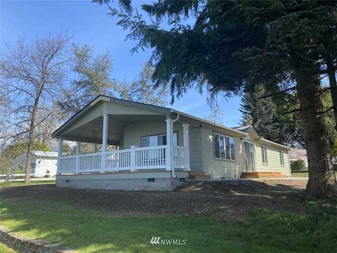 40 Douglas St Cathlamet, WA 98612
