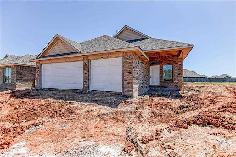 9108 NW 142nd St Yukon, OK 73099
