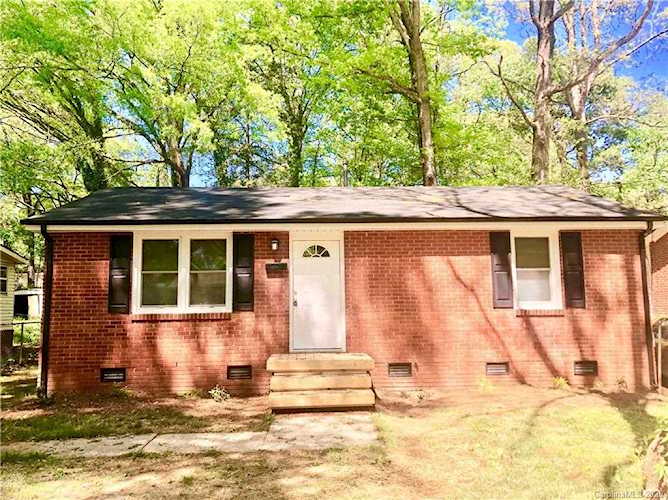 1801 Purser Dr Charlotte, NC 28215