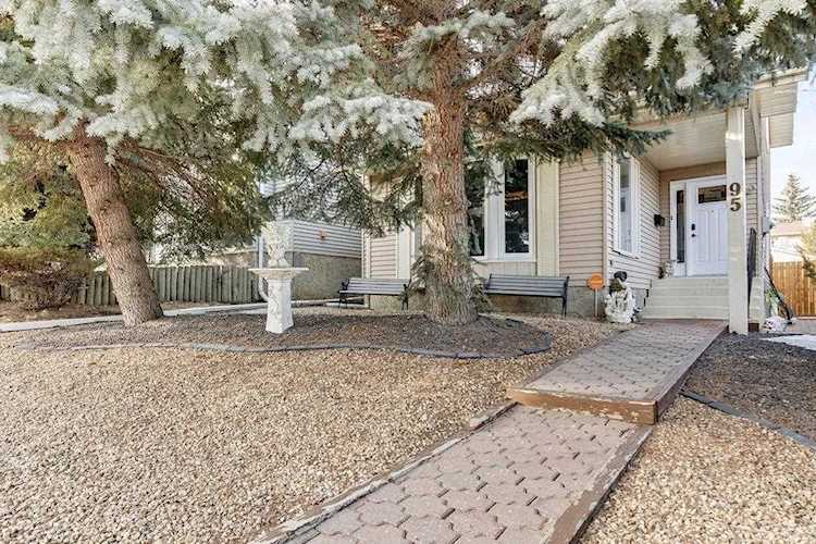 95 Strathearn Rise SW Calgary, AB T3H 1R5