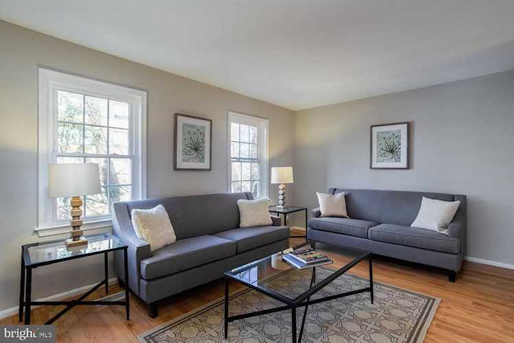 4377B Lee Hwy Arlington, VA 22207