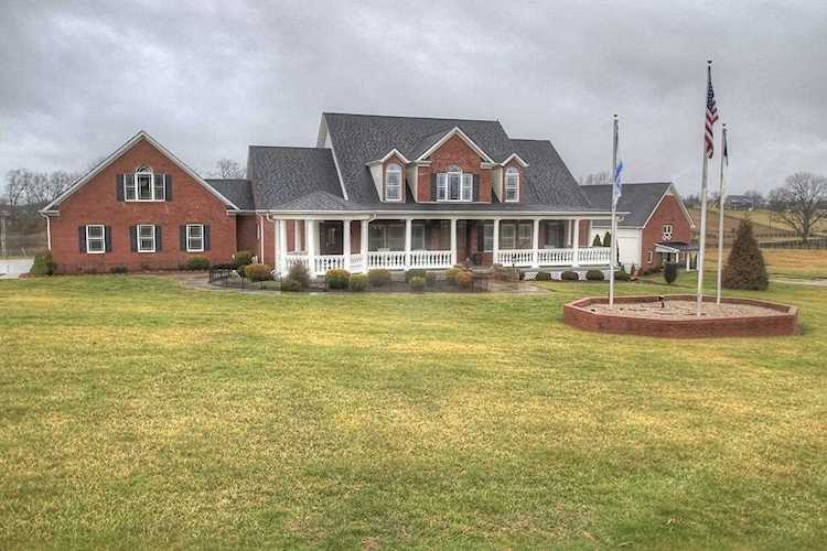 135 Lighthouse Way Midway, KY 40347