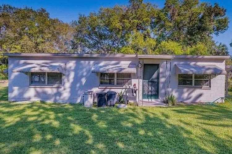 Home for Sale - 407 Willow Ave, Sanford FL, 32771 - $140,000 Photo 1