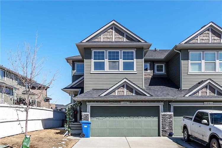 76 Evansglen Close NW Calgary, AB T3P 0P1