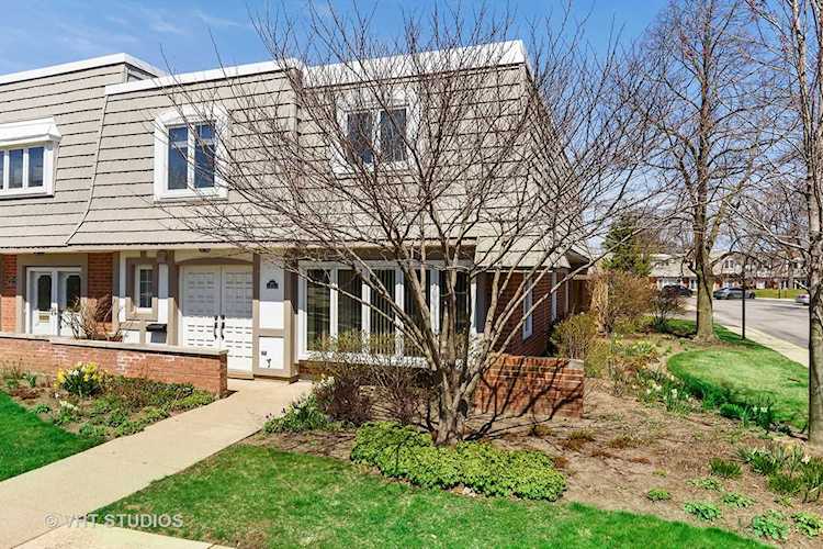 1471 Chantilly Ct Highland Park, IL 60035