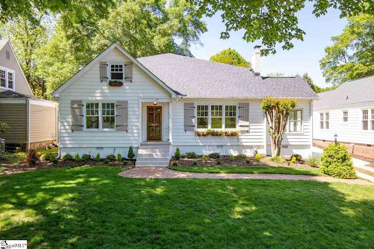 19 Woodvale Ave Greenville, SC 29605