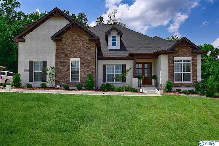 8000 Goose Ridge Drive Owens Cross Roads, AL 35763