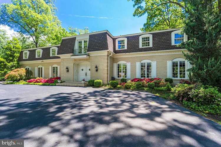 8609 Brook Rd For Sale in Mclean Photo 1