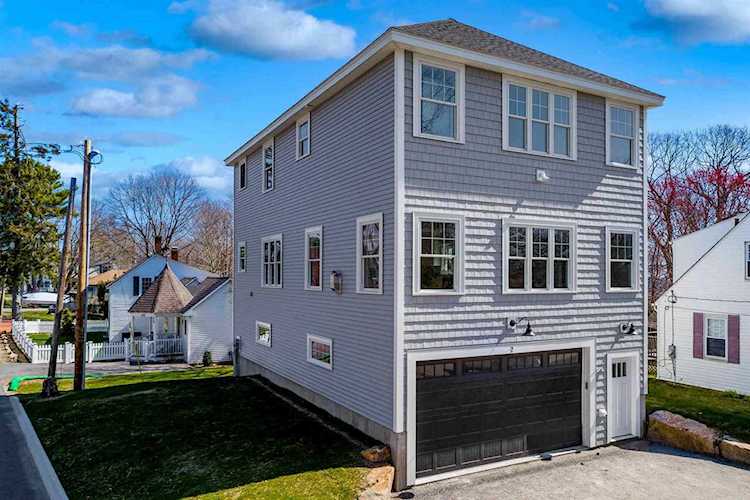 2 Ray Ave York, ME 03909