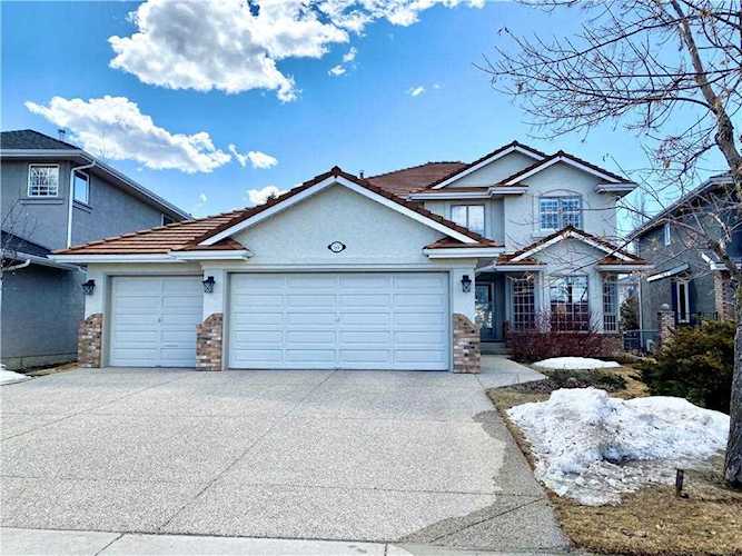 69 Edgevalley Way NW Calgary, AB T3A 4H3