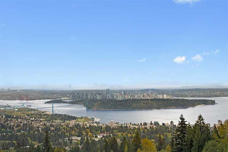 2210 Chippendale Road #303 West Vancouver, BC V7S 3J4