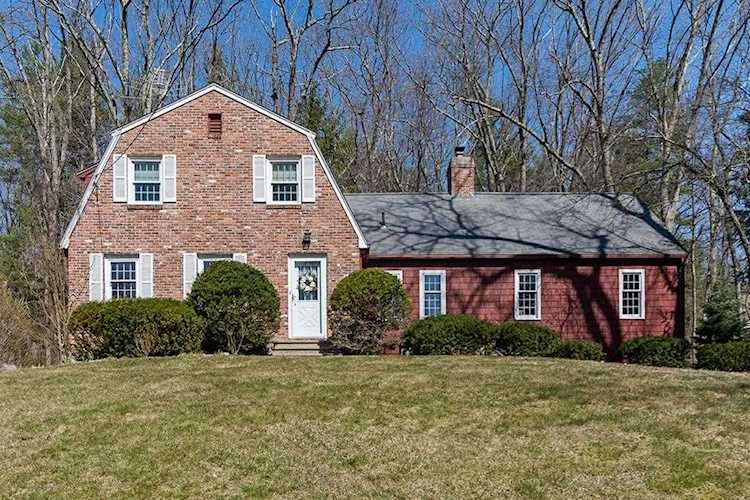 1 Pennock Road Chelmsford, MA 01824