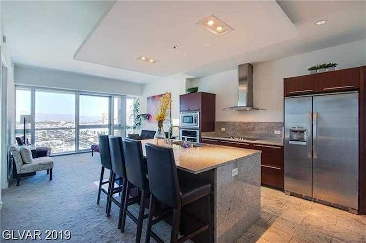 4471 Dean Martin Dr #2306 Las Vegas, NV 89103