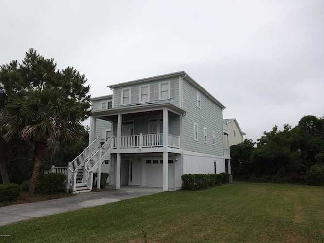 326 N 4th Avenue Kure Beach, NC 28449