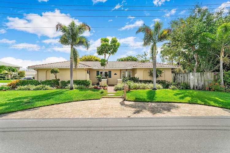 1900 Las Casas Road Boca Raton, FL 33486
