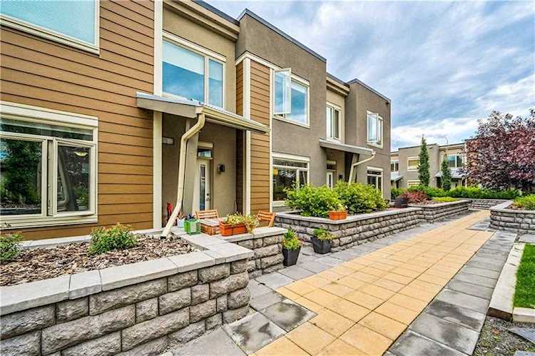 7 Westpark Common SW #203 Calgary, AB T3H 0Y4