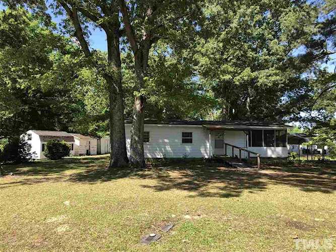 2752 Parkertown Road Four Oaks, NC 27524
