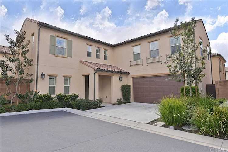 131 Yellow Pine Irvine, CA 92618