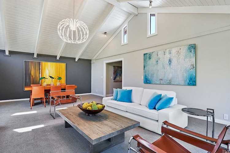 2 Mount Hood Court San Rafael, CA 94903