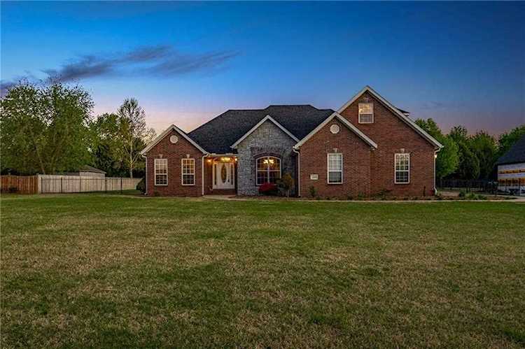 2408 Marylane Dr Rogers, AR 72756