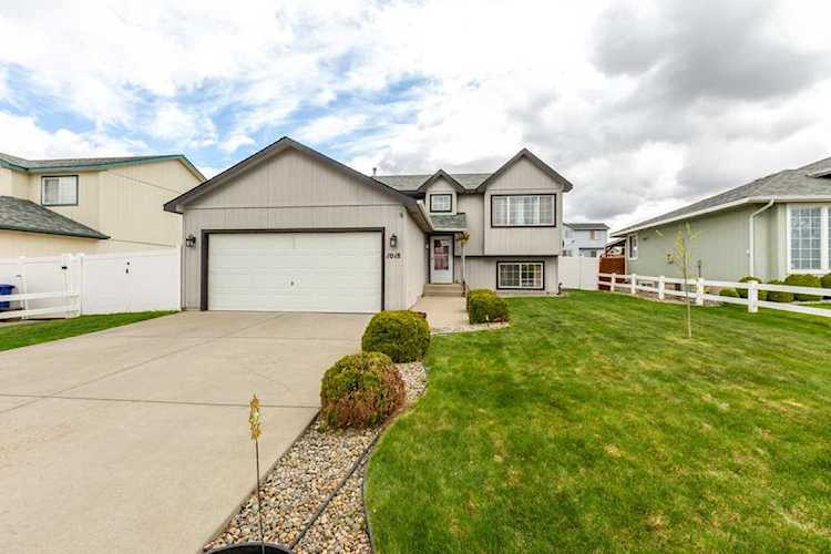 1018 N Stanley St Medical Lake, WA 99022 | MLS 202014834 Photo 1