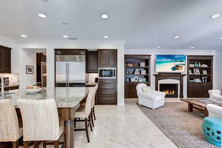 8302 Noelle Drive Huntington Beach, CA 92646
