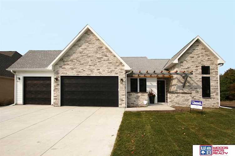 4505 Hawthorne Dr Lincoln, NE 68516 | MLS 22010088 Photo 1