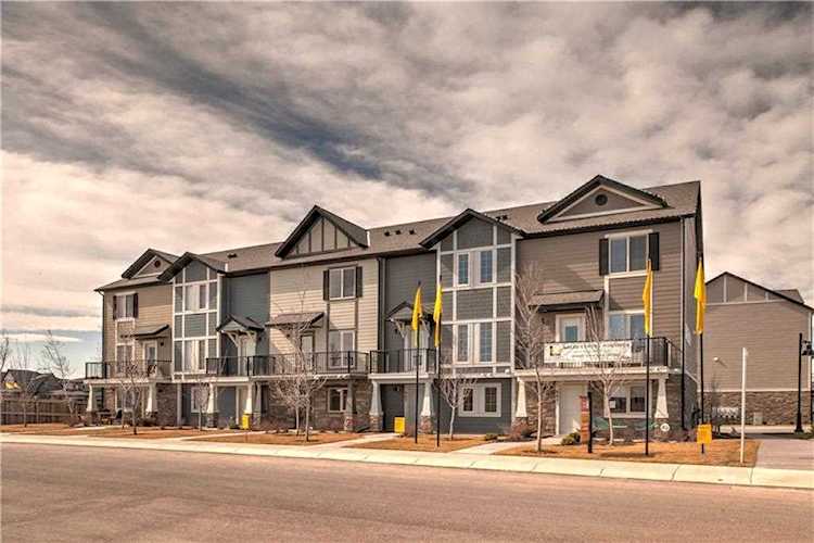 131 Legacy Point SE Calgary, AB T2X 3Z3