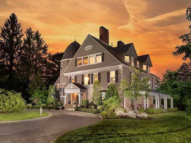 80 Orchard Avenue Weston, MA 02493