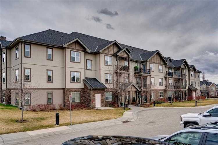 37 Prestwick Drive SE #302 Calgary, AB T2Z 4Z2
