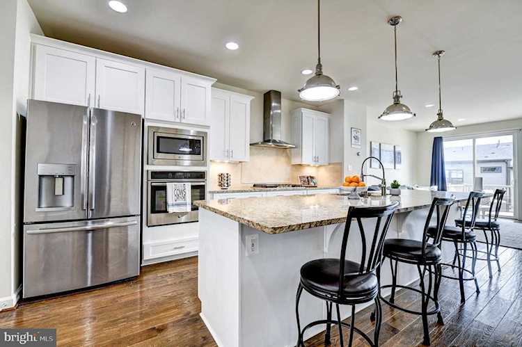 3117 Sundrops Ct Fairfax, VA 22031 | MLS ® VAFX1120184 Photo 1
