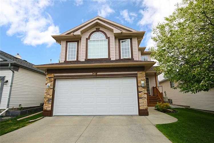 34 Sierra Morena Close SW Calgary, AB T3H 3G5