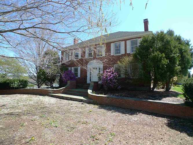 1 Stumpfield Rd East Kingston, NH 03827