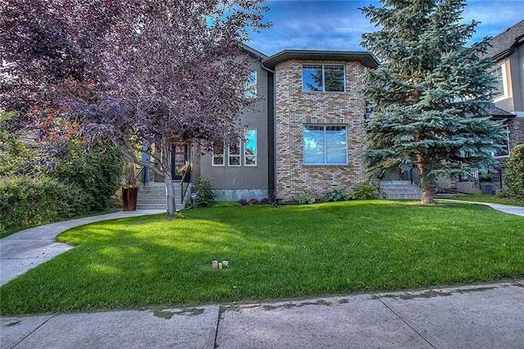 1915 26 Avenue SW Calgary, AB T2T 1E4