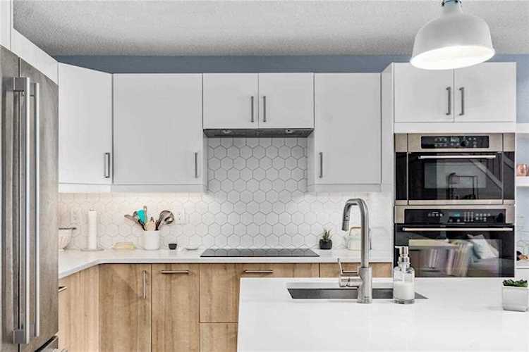 1111 13 Ave SW #407 Calgary, AB T2R 0L7