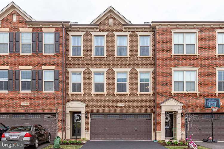 23720 Sailfish Square Brambleton, VA 20148