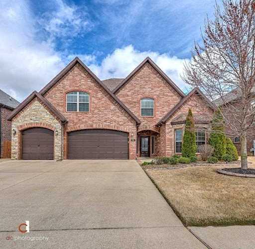1702 SW Hayfield Ave Bentonville, AR 72713