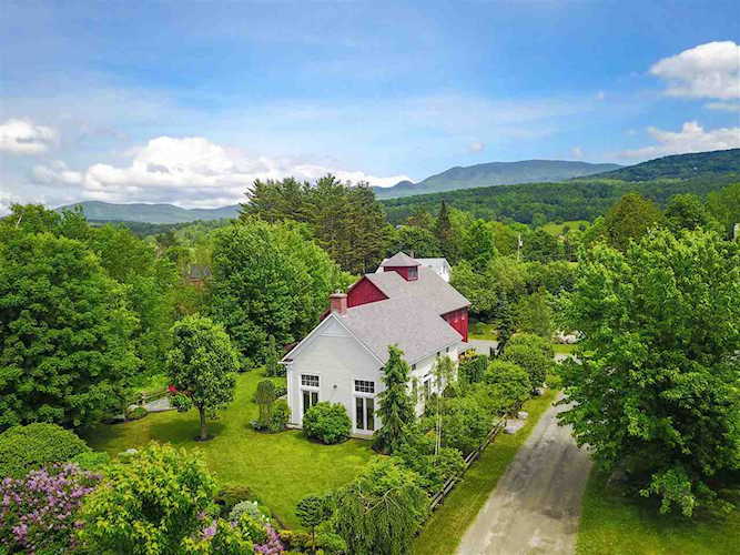 81 Smith Falls Ln Stowe, VT 05672