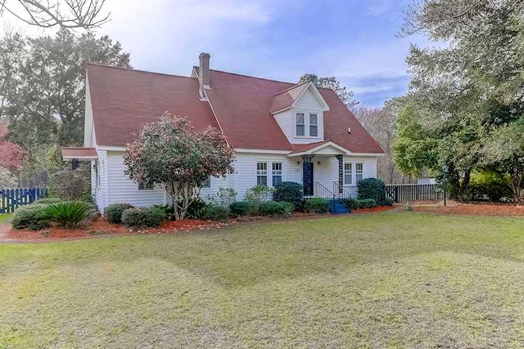 5615 Highway 165 Ravenel, SC 29470