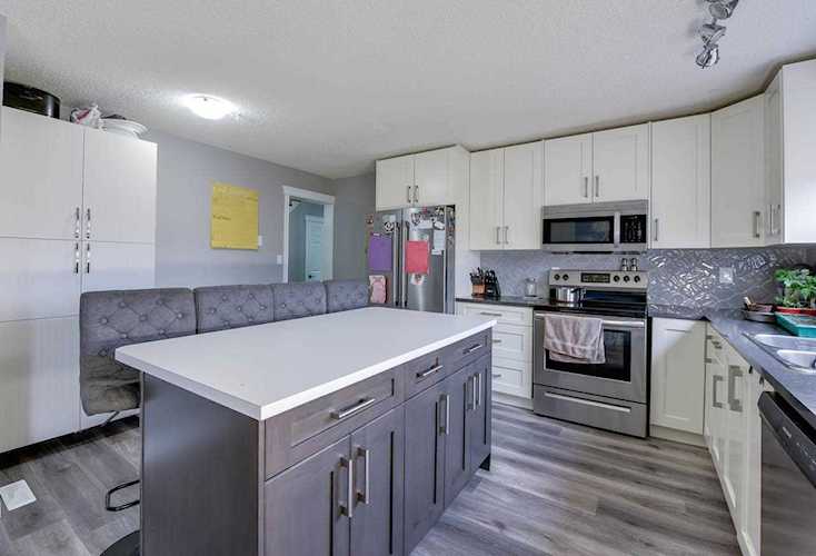 3308 138 Avenue Edmonton, AB T5Y 1M4