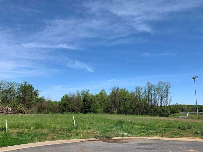 705 Riggs Blvd Bardstown, KY 40004
